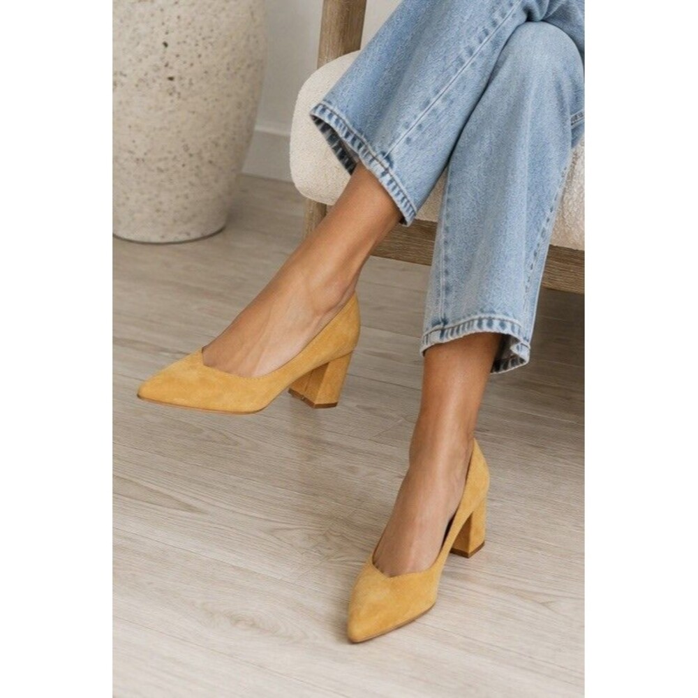 Marc Fisher Caitlin Mustard Yellow Suede Pointed Toe Block Heel Pumps 9.5M